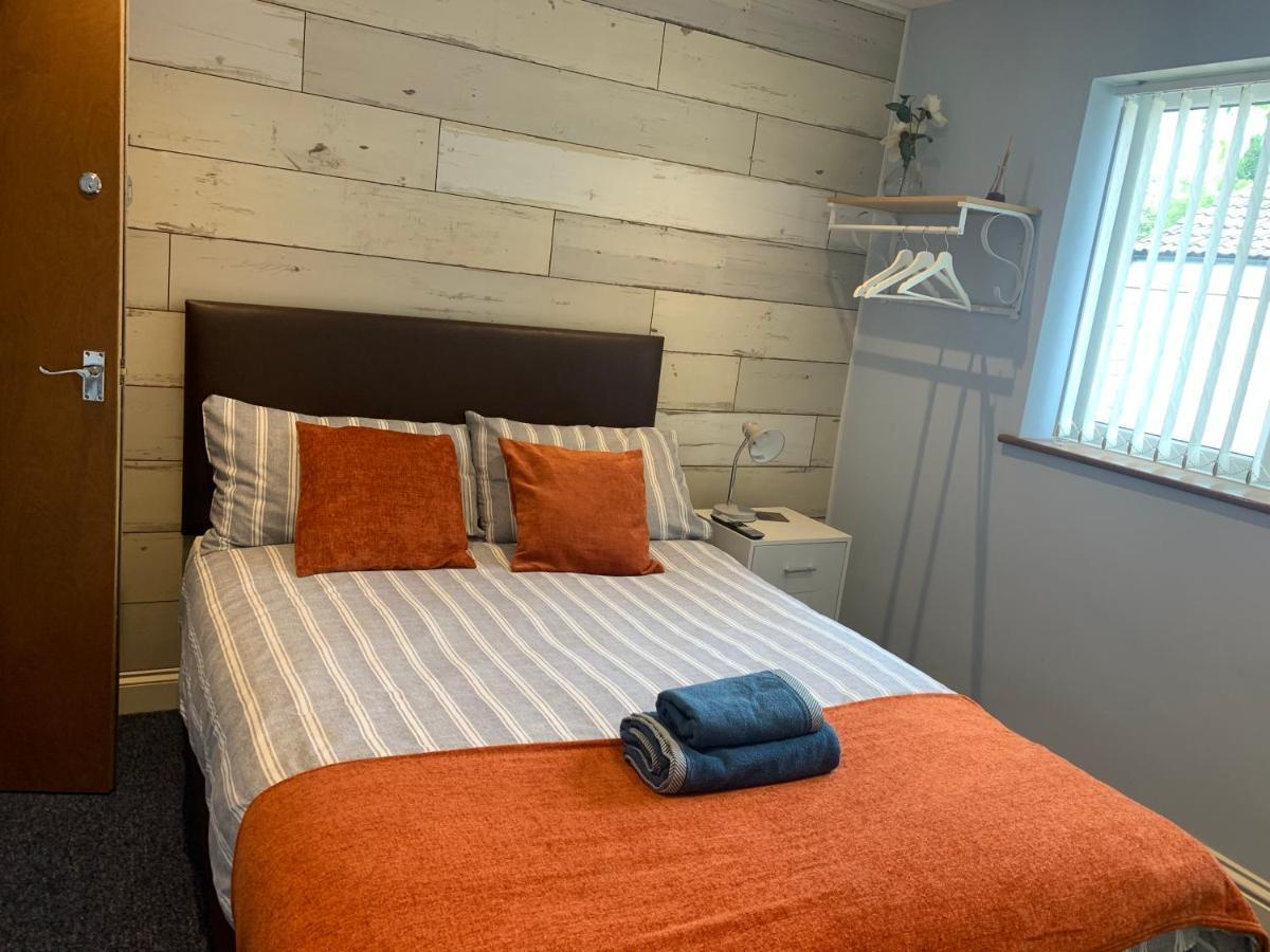 Maple Leaf Guest House Almondsbury Esterno foto