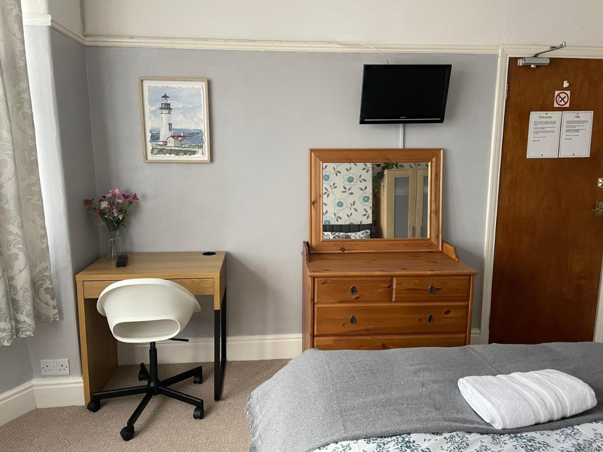 Maple Leaf Guest House Almondsbury Esterno foto