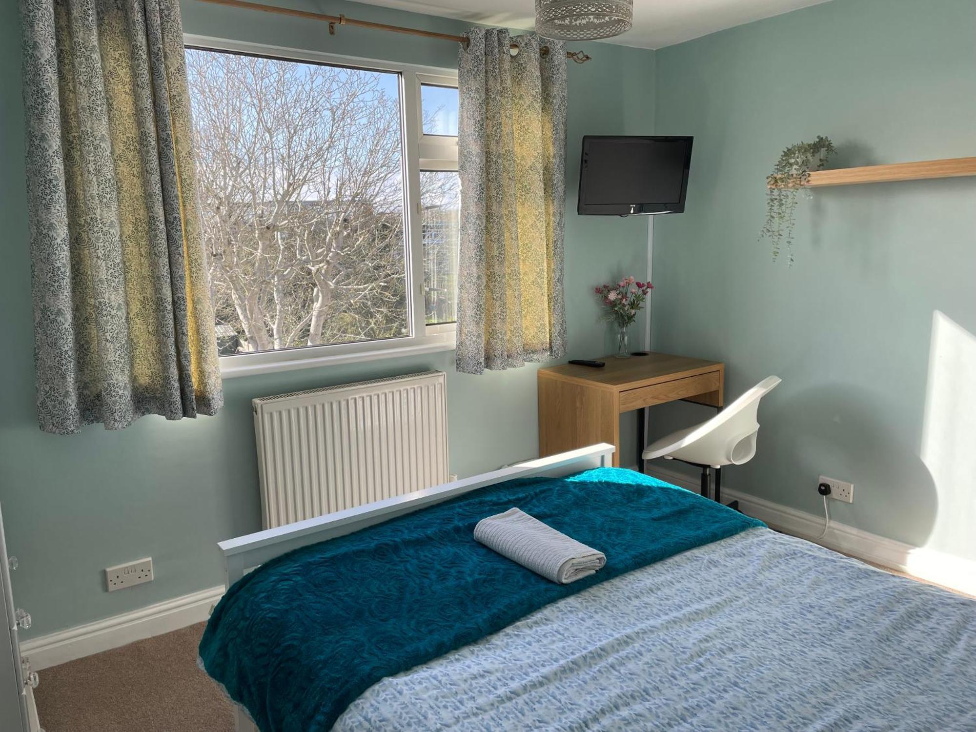 Maple Leaf Guest House Almondsbury Esterno foto