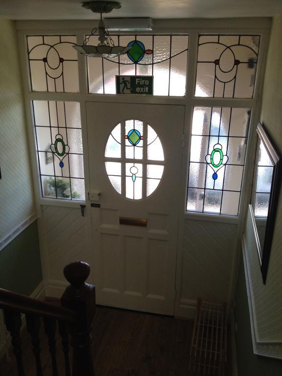 Maple Leaf Guest House Almondsbury Esterno foto
