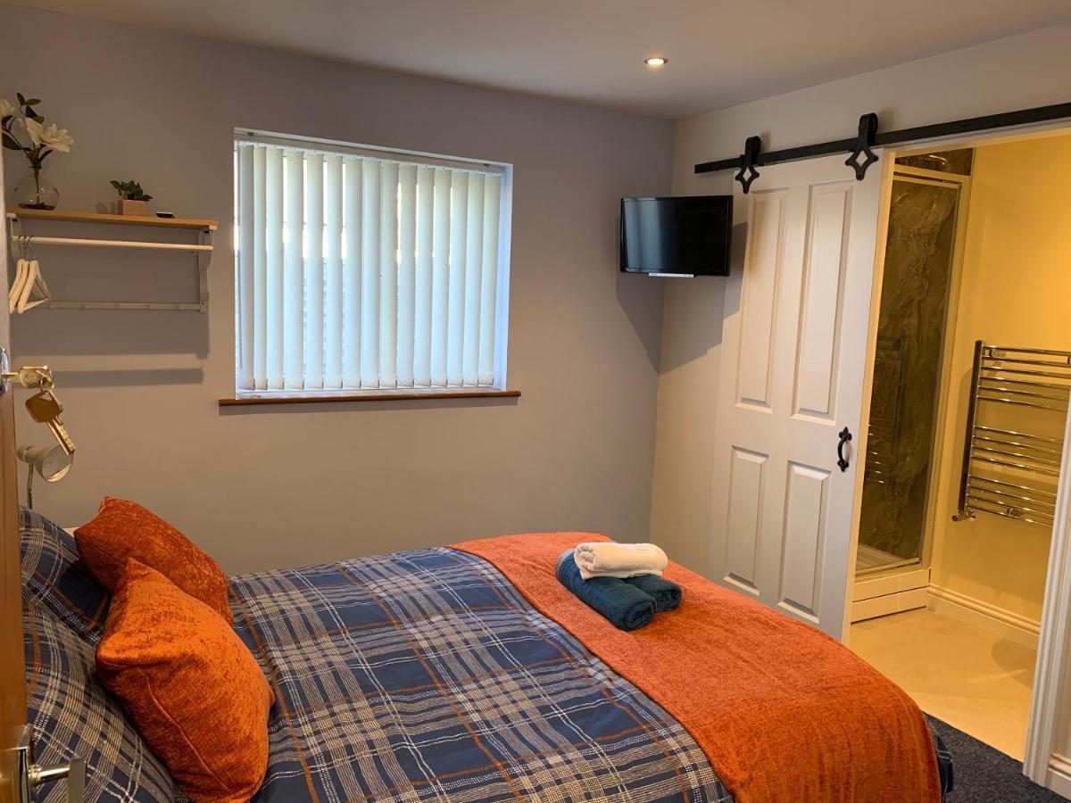 Maple Leaf Guest House Almondsbury Esterno foto