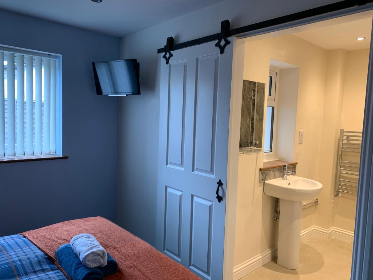 Maple Leaf Guest House Almondsbury Esterno foto